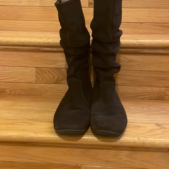 Naturalizer Dark Brown Suede Pull-On Boots Size 10M - Picture 1 of 7